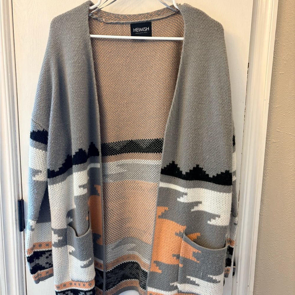 HEIMISH Gray and Peach Patterned Open-Front Cardigan